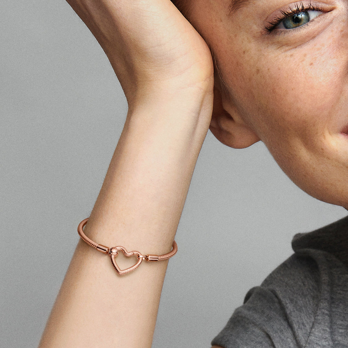 Pandora Moments Heart Closure Snake Chain Bracelet